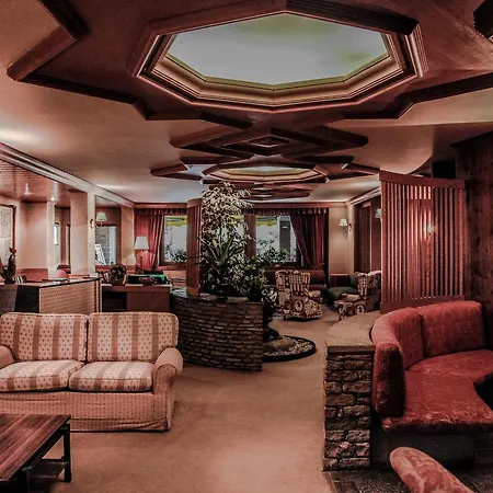 Pavillon Hotel 4*