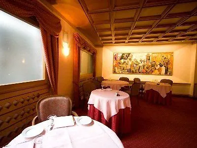 Pavillon Курмайор