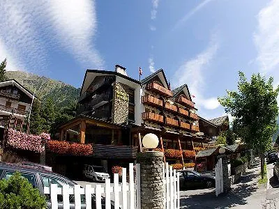 Pavillon Hotel 4*